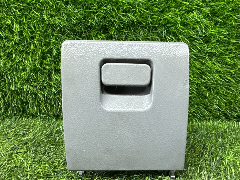 Бардачок TOYOTA Noah AZR60 передний (б/у)