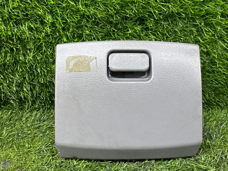 Бардачок TOYOTA Noah AZR60 передний (б/у)