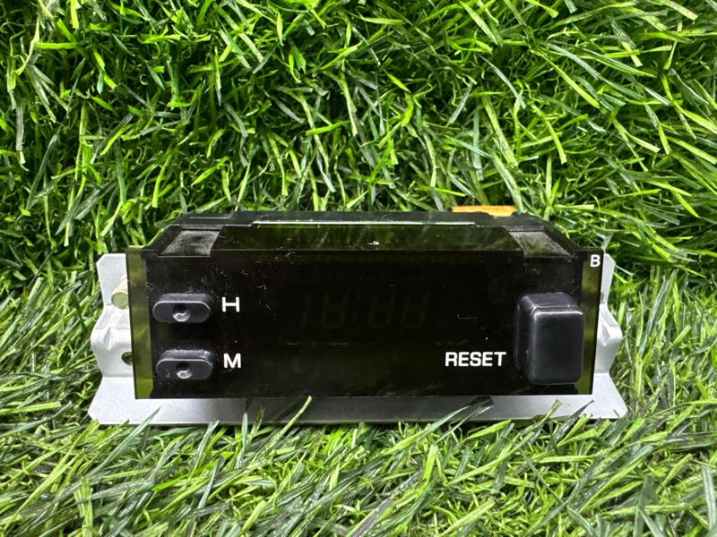 Часы Nissan ELGRAND ALWE50 VG33E 1998 (б/у)