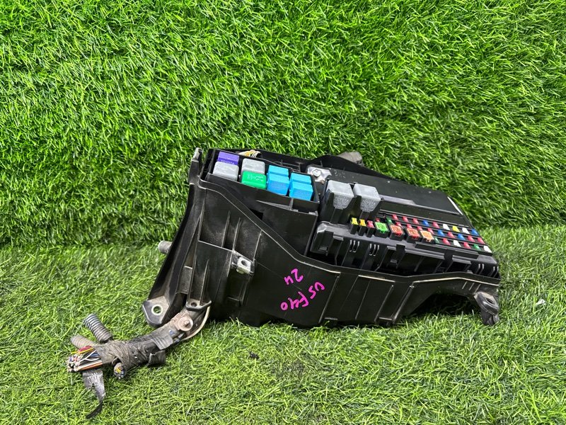 Блок предохранителей под капот Lexus LS460 USF40 1URFSE (б/у)