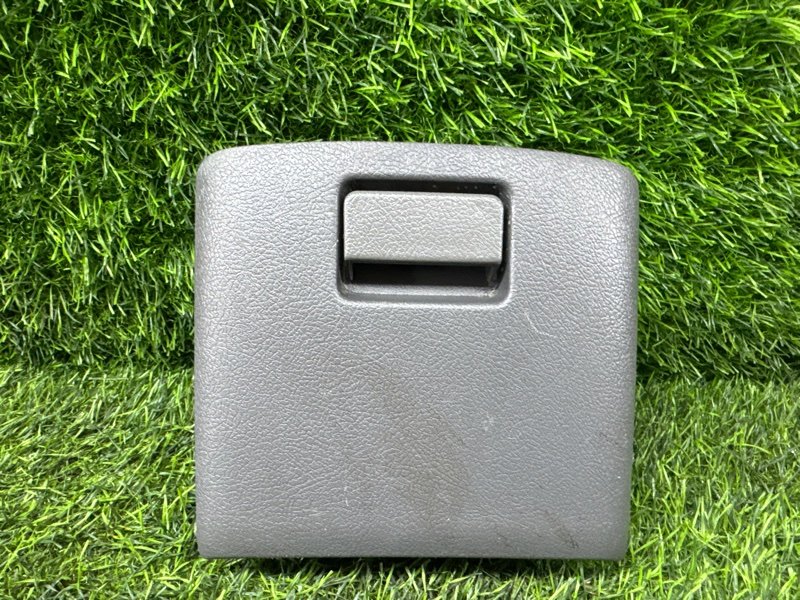 Бардачок в торпеду Toyota Noah ZRR75 передний (б/у)