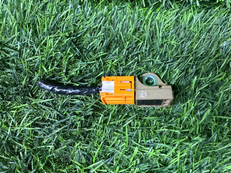 Датчик удара MAZDA AXELA BM2FS (б/у)