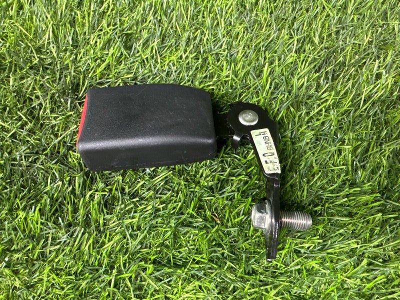 Замок ремня безопасности MAZDA AXELA BM2FS задний (б/у)