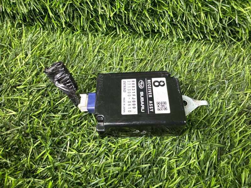 Блок управления дверями Subaru Impreza GP6 (б/у)