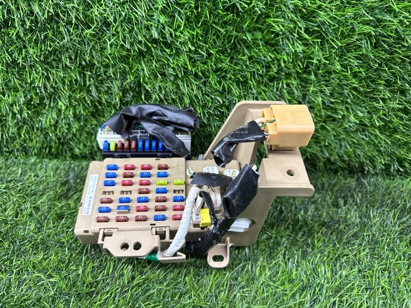 Блок предохранителей салона Subaru Impreza GP6 (б/у)