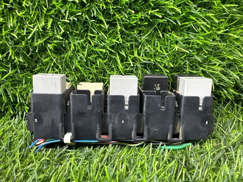Блок предохранителей под капот Subaru Impreza GP6 (б/у)
