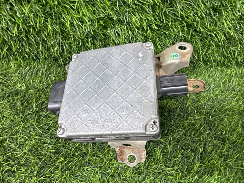 Блок управления рулевой рейкой Lexus LS460 USF40 (б/у)