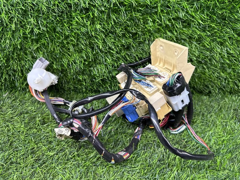 Блок предохранителей салона Toyota Allion AZT240 (б/у)