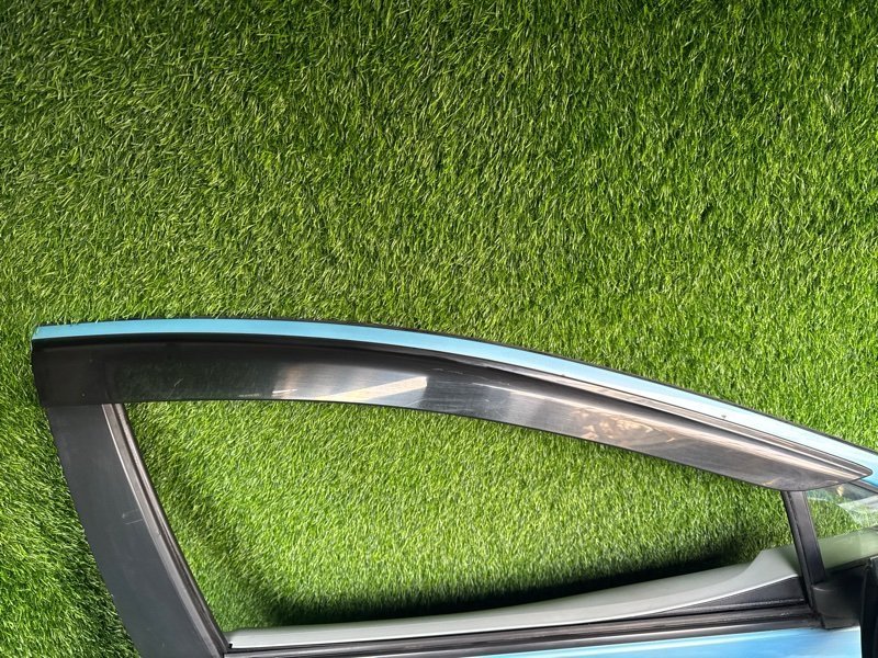 Ветровик Toyota Aqua NHP10 передний правый (б/у)