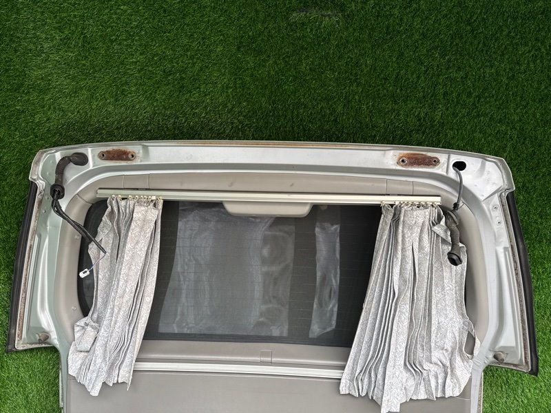 Шторка заднего стекла NISSAN ELGRAND ALE50 ALWE50 APE50 APWE50 ATE50 ATWE50 AVE50 AVWE50 задняя (б/у)