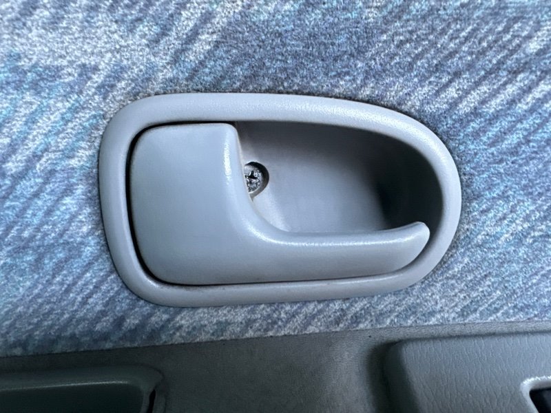 Ручка двери внутренняя Mazda Bongo Friendee SGLR передняя левая (б/у)