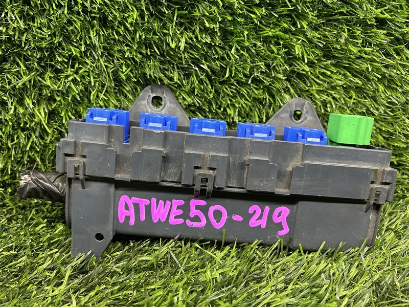 Блок предохранителей под капот Nissan ELGRAND ATWE50 (б/у)