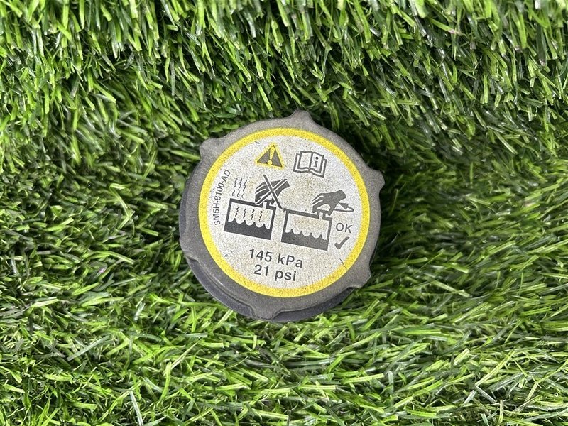 Крышка расширительного бачка MAZDA AXELA BL5FW (б/у)