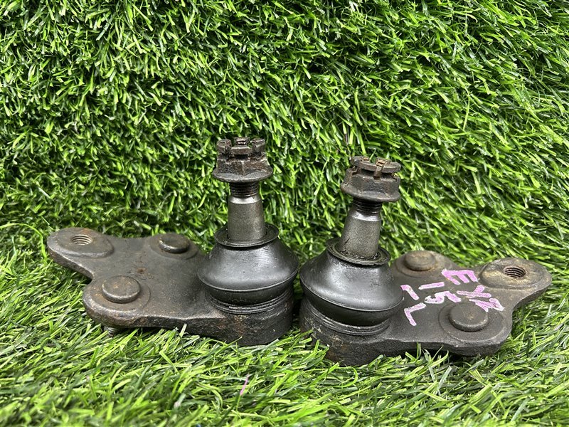 Шаровые опоры ПАРА лево/право TOYOTA RAUM EXZ15 переднее (б/у)