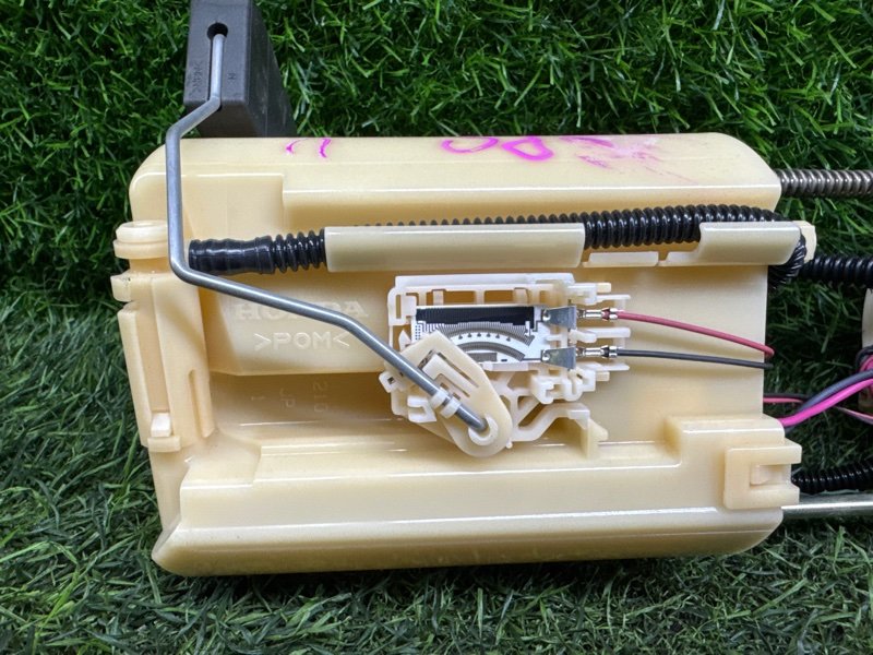 Датчик уровня топлива Honda Fit GP5 (б/у)