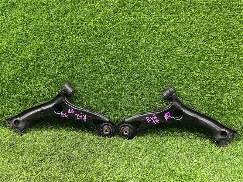 Рычаги ПАРА ЛЕВЫЙ/ПРАВЫЙ HONDA VEZEL RU2 передние (б/у)