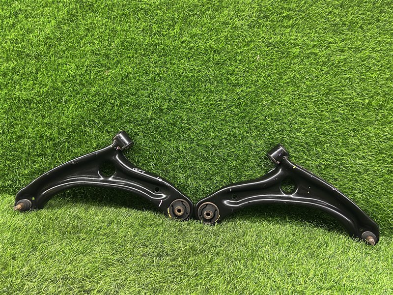 Рычаги ПАРА ЛЕВЫЙ/ПРАВЫЙ HONDA SHUTTLE GP7 передние (б/у)