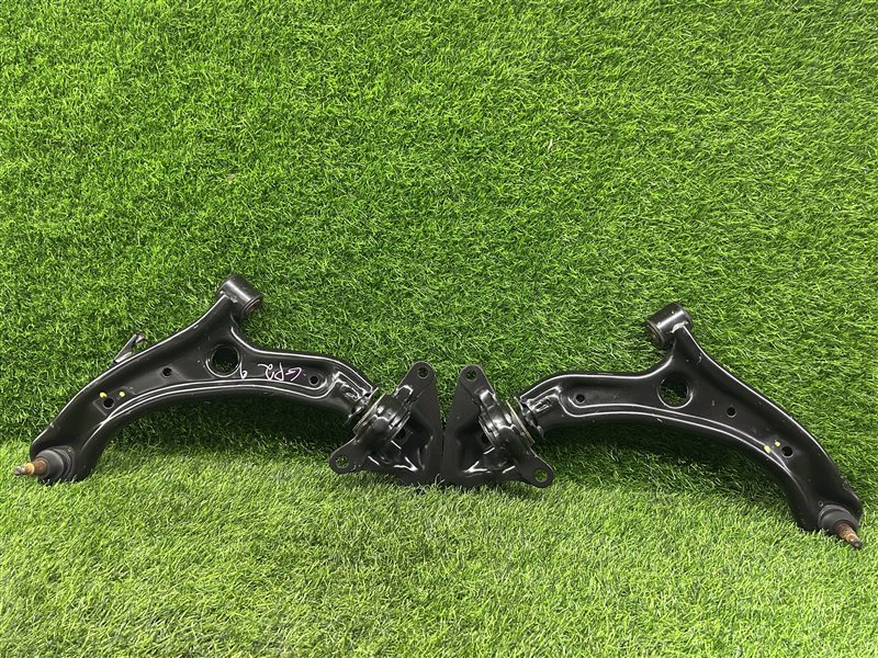 Рычаги ПАРА ЛЕВЫЙ/ПРАВЫЙ HONDA FIT SHUTTLE GP2 передние (б/у)