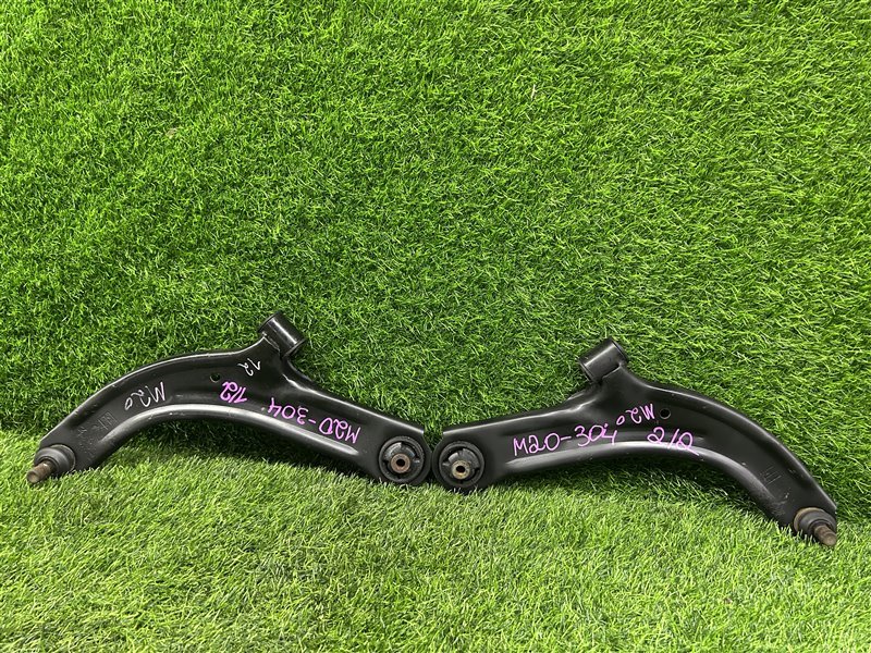 Рычаги ПАРА ЛЕВЫЙ/ПРАВЫЙ NISSAN NV200 M20 передние (б/у)