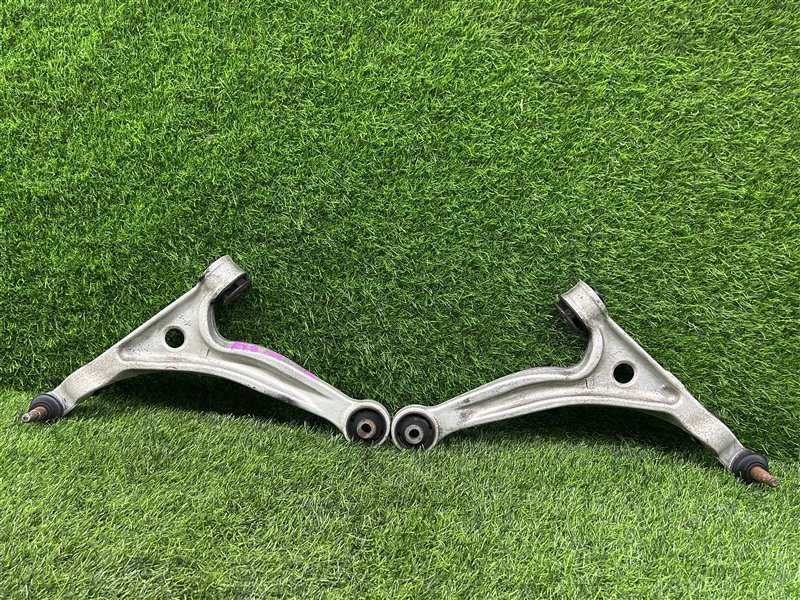 Рычаги ПАРА ЛЕВЫЙ/ПРАВЫЙ Mazda RX-8 SE3P передние (б/у)