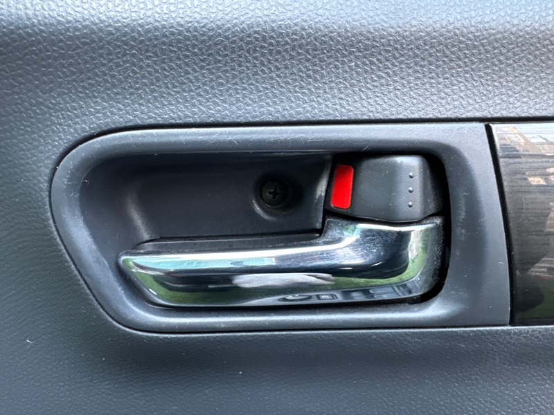 Ручка двери внутренняя Suzuki Swift ZC11S передняя правая (б/у)