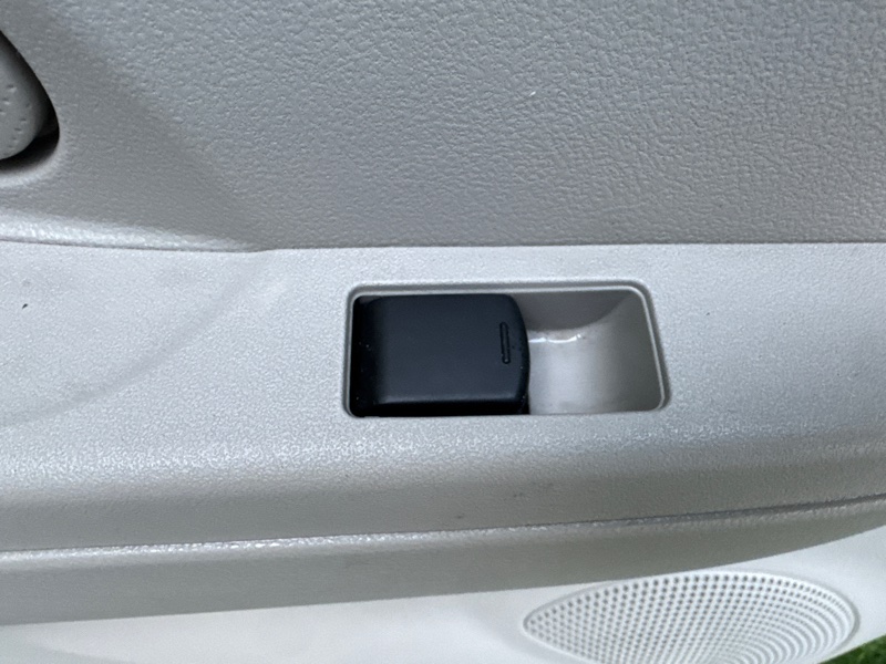 Кнопка стеклоподъемника Nissan March NK13 задняя левая (б/у)