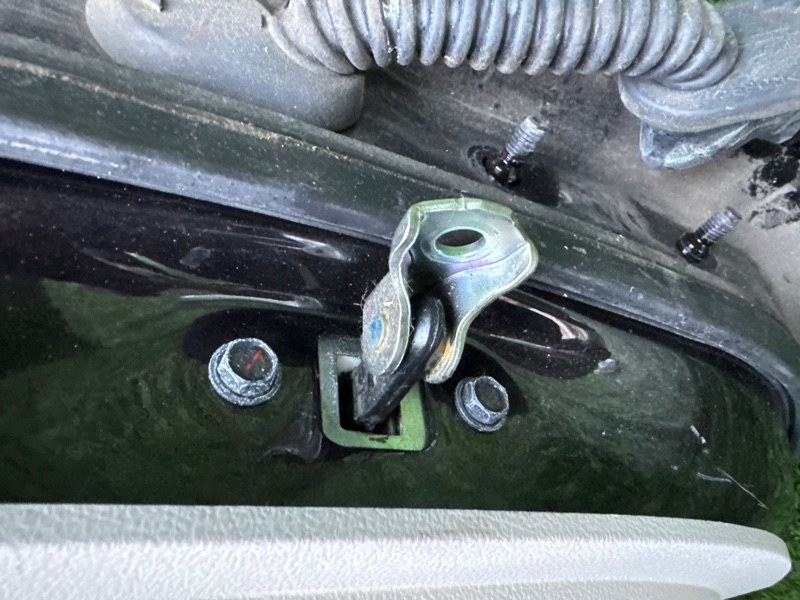 Ограничитель двери Nissan March NK13 задний левый (б/у)