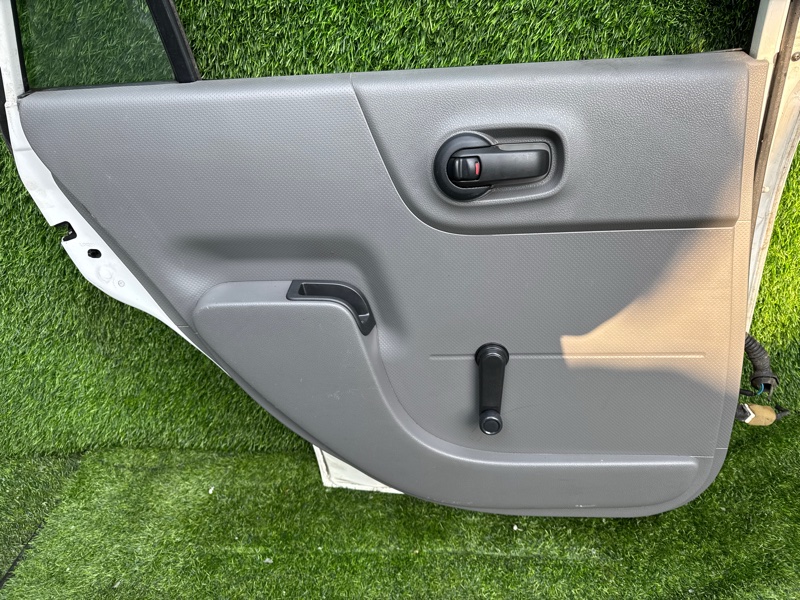 Обшивка двери Nissan AD VAY12 задняя левая (б/у)