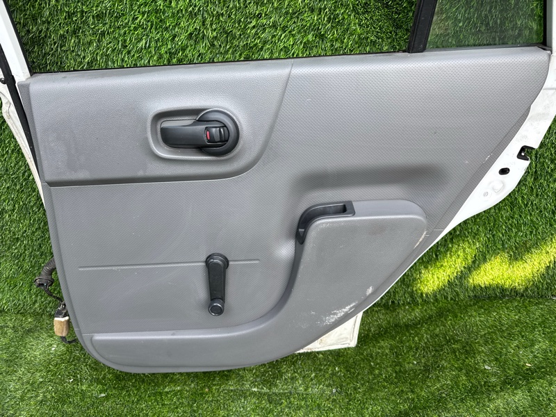 Обшивка двери Nissan AD VAY12 задняя правая (б/у)