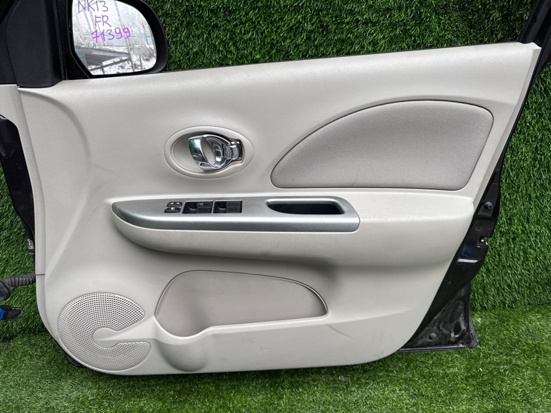 Обшивка двери Nissan March NK13 передняя правая (б/у)