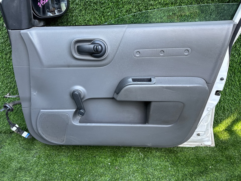 Обшивка двери Nissan AD VAY12 передняя правая (б/у)