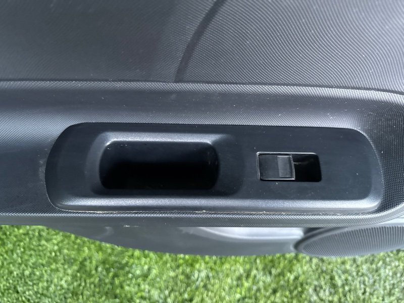 Кнопка стеклоподъемника TOYOTA AQUA NHP10 задняя левая (б/у)