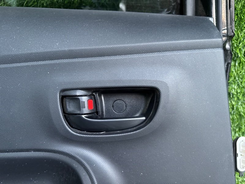 Ручка двери внутренняя TOYOTA AQUA NHP10 задняя левая (б/у)