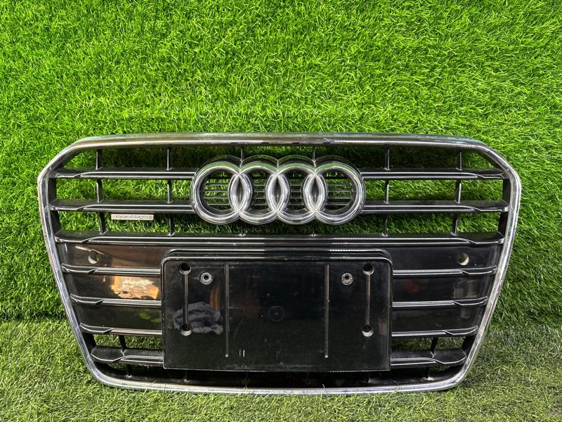 Решетка радиатора AUDI A5 8T3 (б/у)