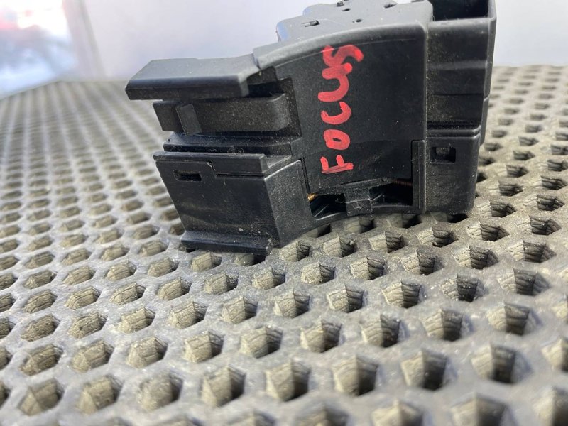 Подрулевой переключатель поворотников Focus 2004