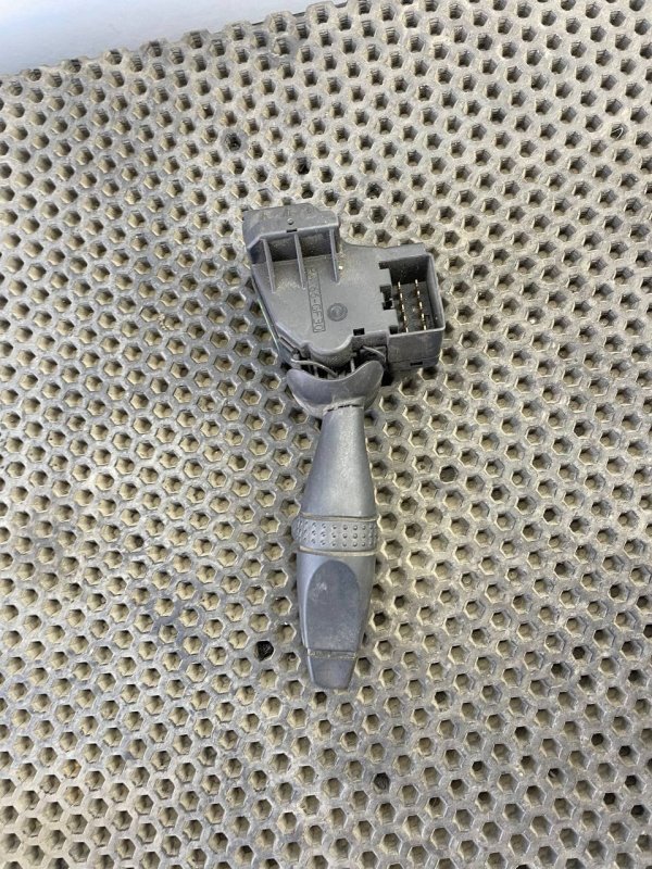 Подрулевой переключатель дворников Ford Focus Подрулевой переключатель дворников Ford Focus