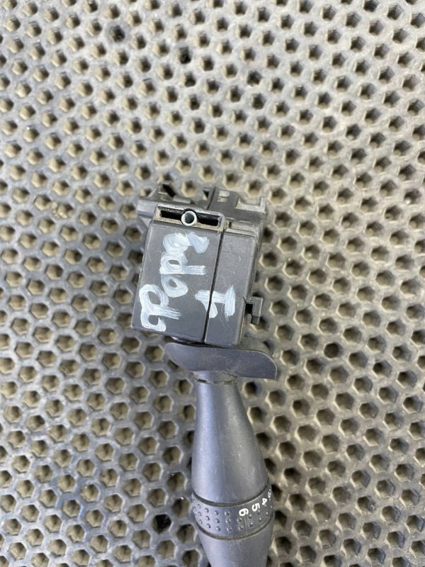 Подрулевой переключатель дворников Focus 2004 Подрулевой переключатель дворников Focus 2004