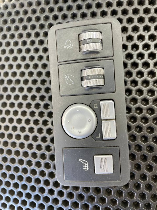 Запчасть блок управления зеркалами передний Lifan Solano 2012 620 SQR482 B3750560A2 Б/У Блок управления зеркалами передний Lifan Solano 2012 620 SQR482 B3750560A2 Б/У