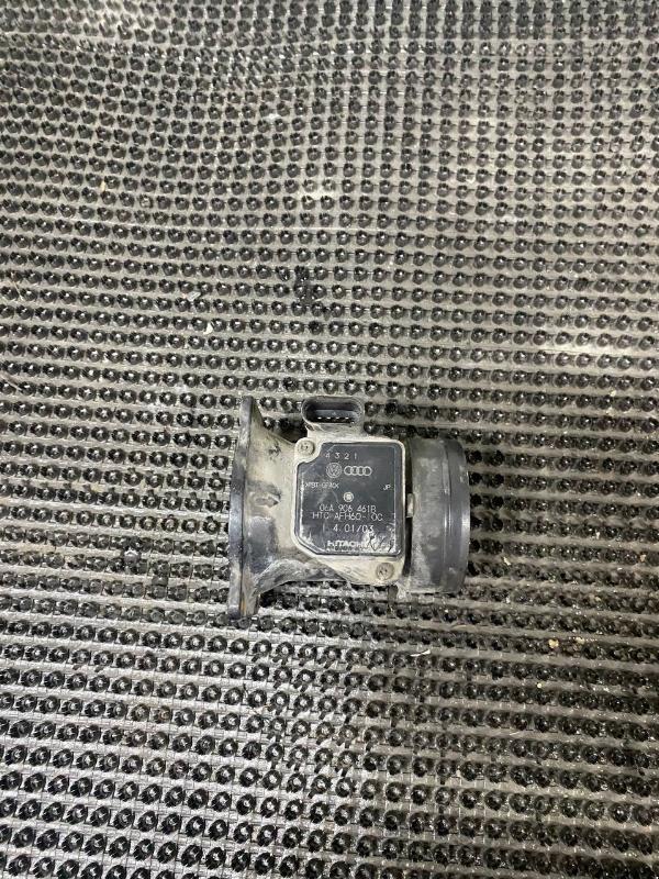 Запчасть датчик массового расхода воздуха Volkswagen Passat 1998 3B3 AHL 06A906461B Б/У Датчик массового расхода воздуха Volkswagen Passat 1998 3B3 AHL 06A906461B Б/У