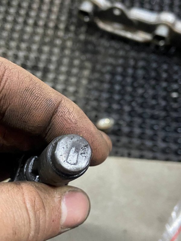 Датчик положения распредвала Honda Civic FK2 R18A2 Датчик положения распредвала Honda Civic FK2 R18A2