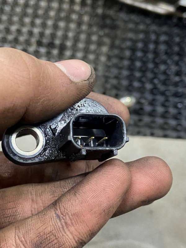 Датчик положения распредвала Civic 2008 FK2 R18A2 Датчик положения распредвала Civic 2008 FK2 R18A2