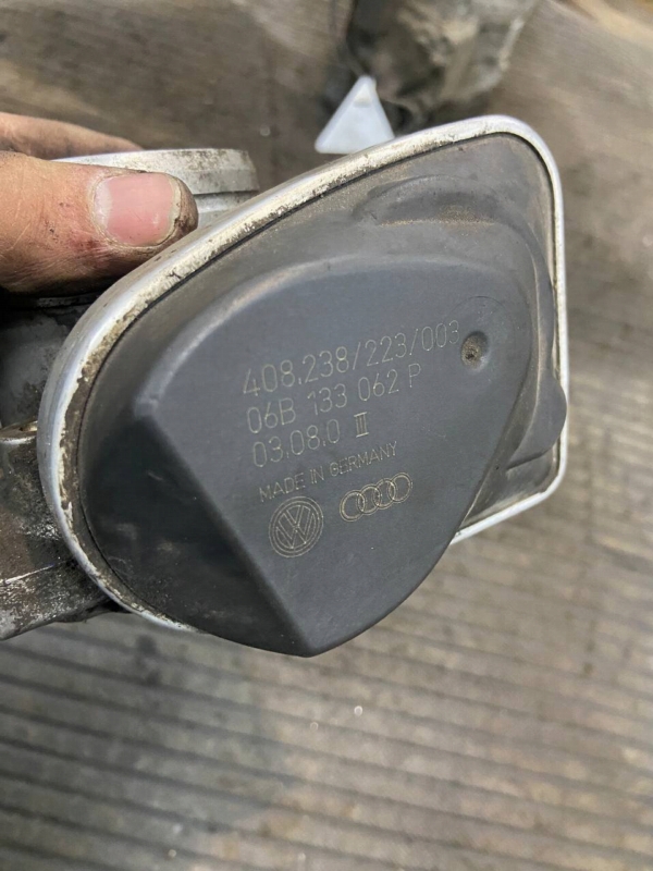 Дроссельная заслонка Passat 1998 3B3 AHL Дроссельная заслонка Passat 1998 3B3 AHL