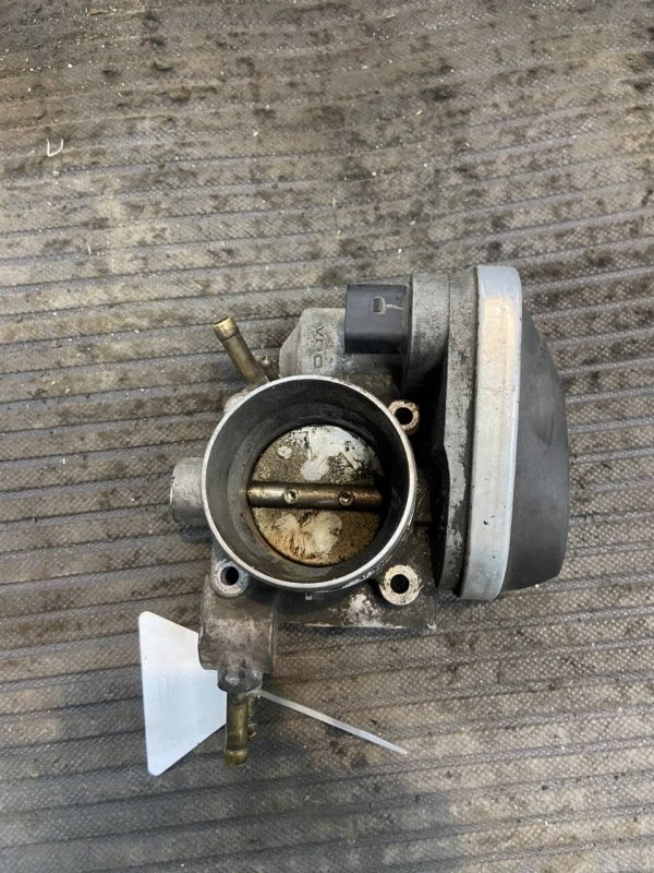 Дроссельная заслонка Passat 1998 3B3 AHL Дроссельная заслонка Passat 1998 3B3 AHL