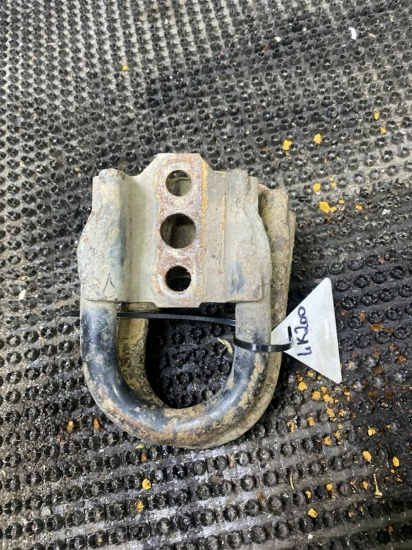 Петля буксировочная Toyota land Cruiser GRJ200 1GRFE