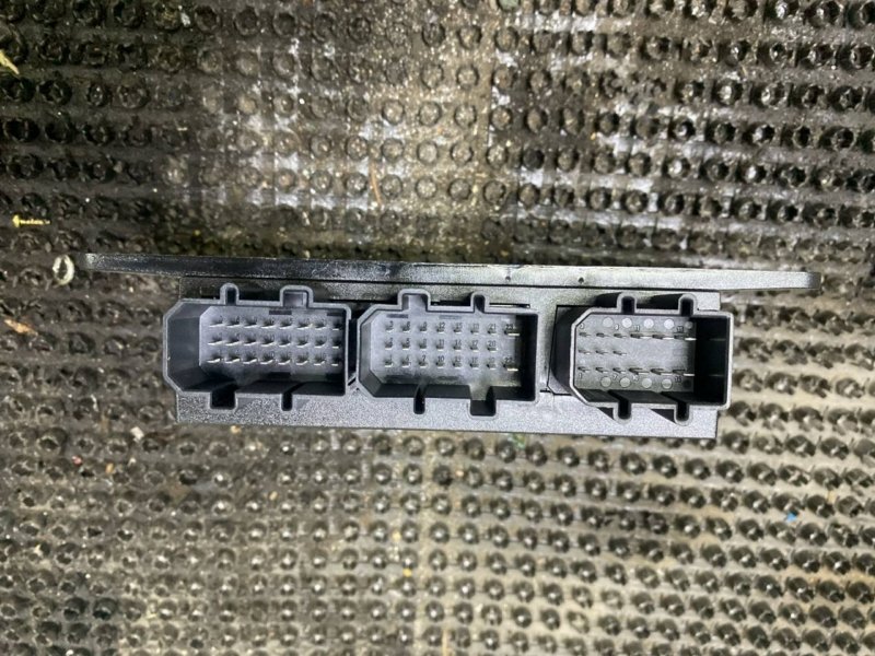 Блок комфорта Volkswagen Passat 3B5 ALZ Блок комфорта Volkswagen Passat 3B5 ALZ