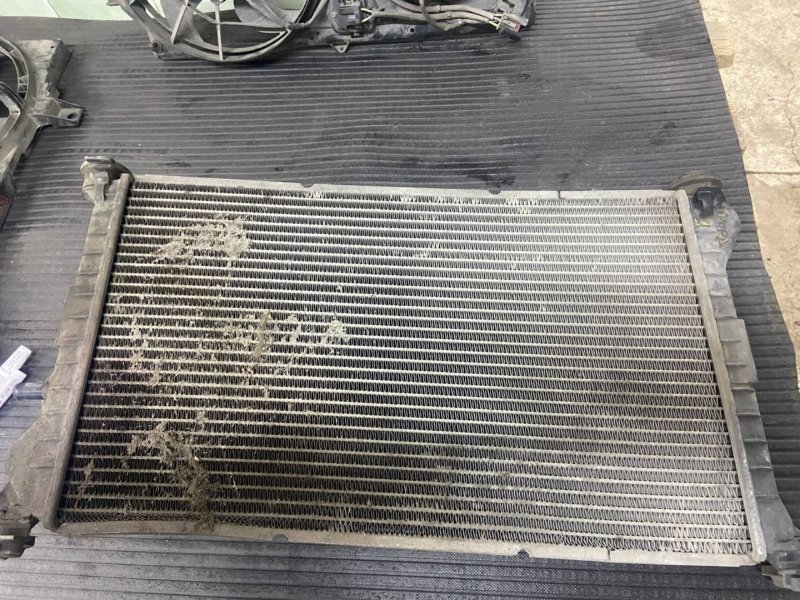 Радиатор охлаждения двигателя Ford Focus