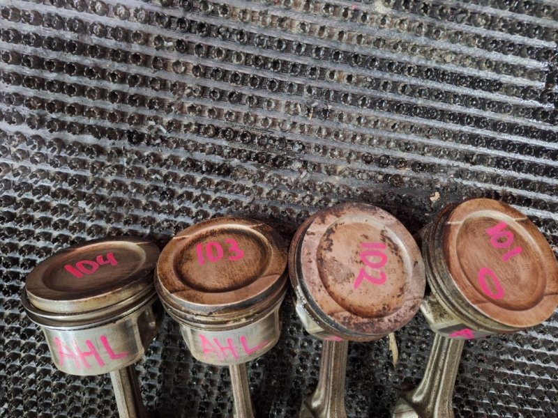 Поршень Passat 1999 3B5 ALZ