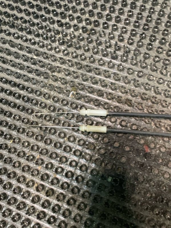 Трос замка двери Solano 2012 620 LF481Q3