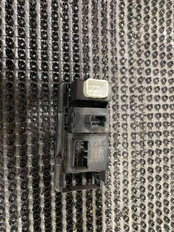 Блок управления зеркалами Solano 2012 620 LF481Q3