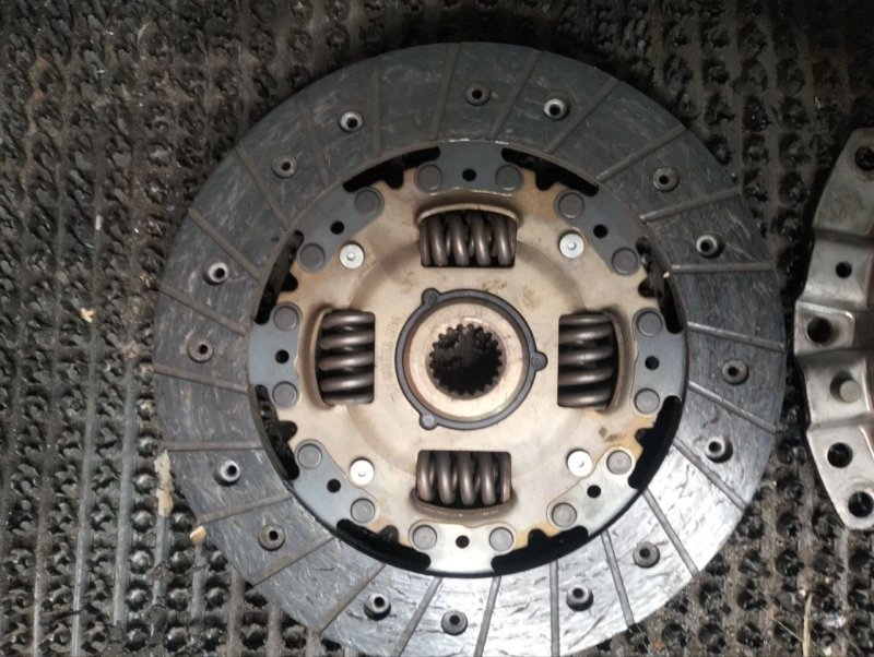 Корзина сцепления Mazda Demio DW3W B3E